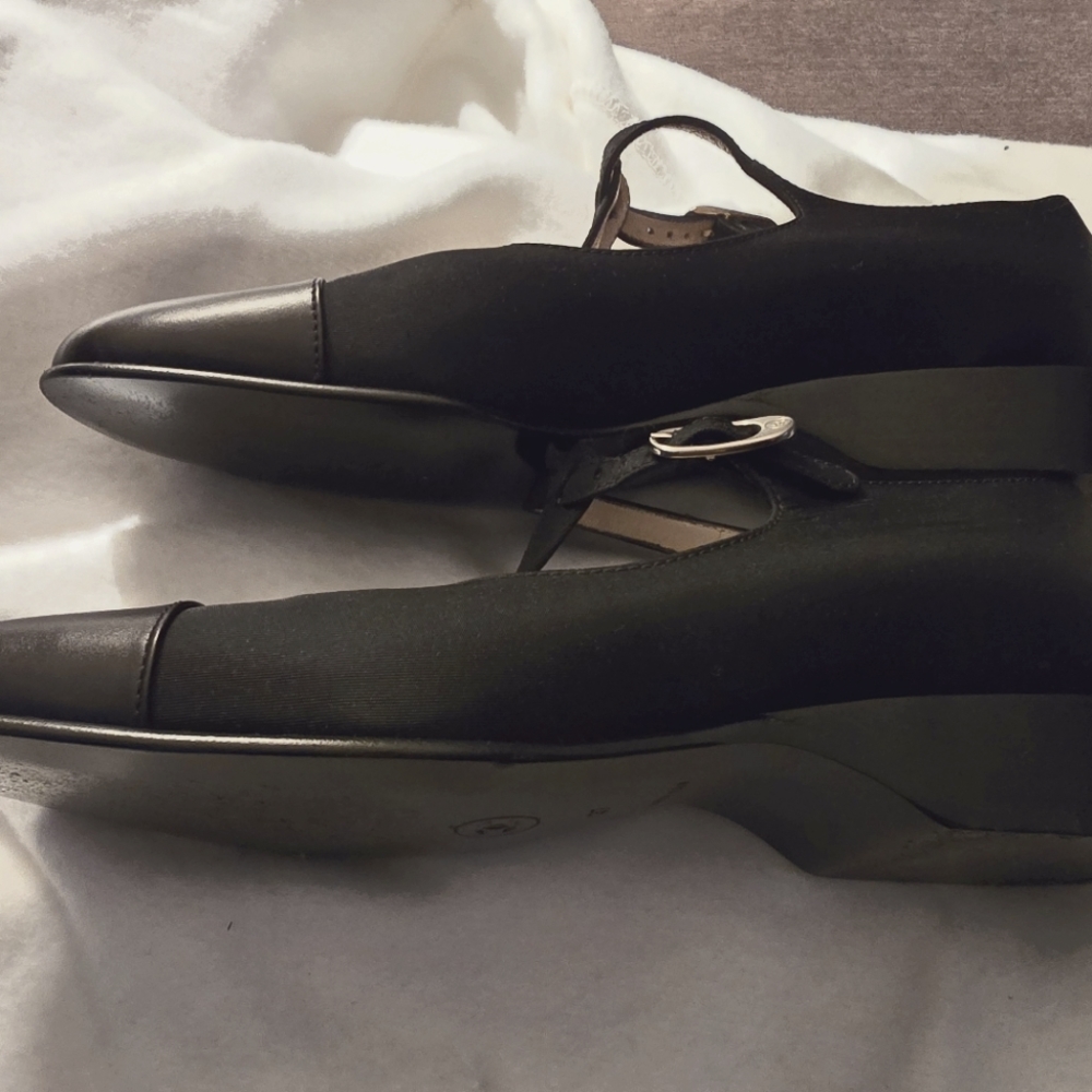 Vintage Authentic Chanel Mary Janes sz37